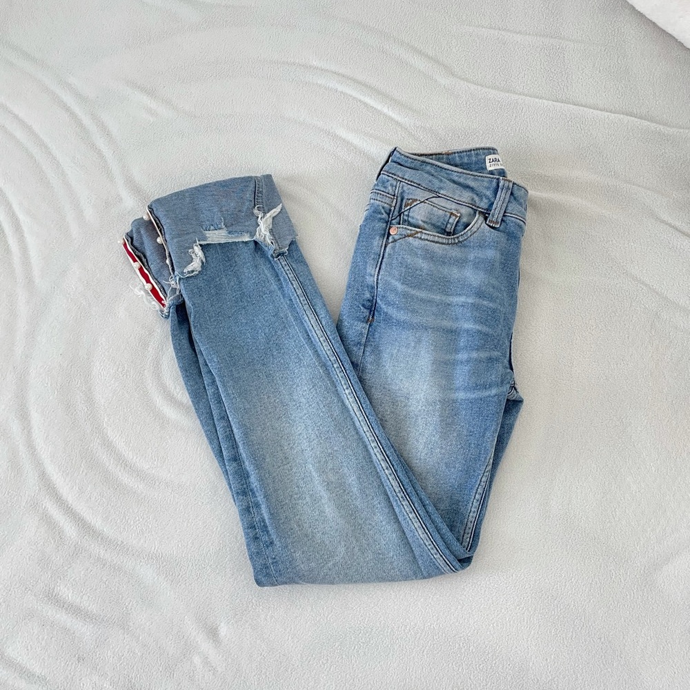 Zara basic dept straight leg jeans w/ pearl detail